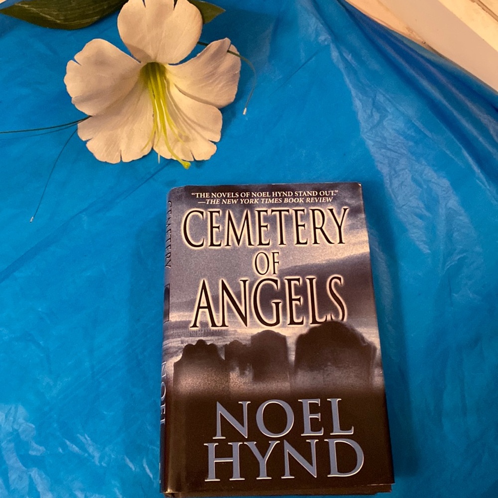 📚”Cemetery of Angels”